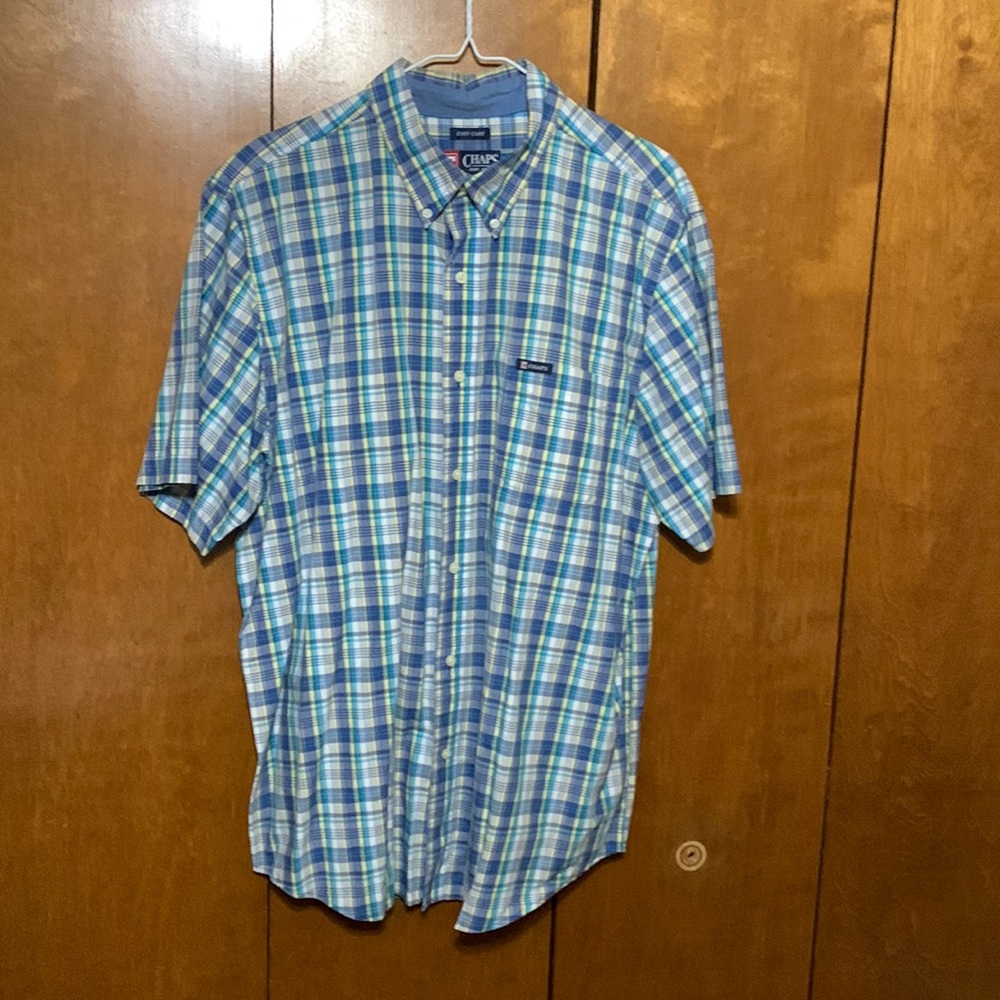 CHAPS- Men’s Short Sleeve Dress Shirt (XL)